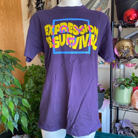 Good Dye Young ‘Expression is Survival’ shirt Hayley Williams Brian o’Connor - Picture 1 of 3